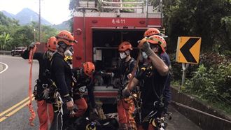 北宜女墜邊坡　醒來驚呼：我還活著！