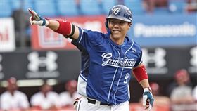 ▲富邦悍將林益全生涯200轟在桃園青埔球場。（圖／富邦悍將球團提供）