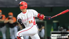 ▲味全龍外野手曾陶鎔打出1分打點安打。（圖／記者劉彥池攝影）