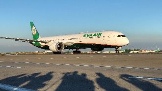 波蘭捐40萬劑疫苗　06:15抵台