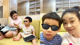 哥哥蔡桃貴鈽彈沒生氣，還焦急喊不痛了。(圖／翻攝自
2uncle987IG)