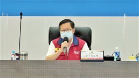 鄭文燦籲協助機組員完成第3劑疫苗接種桃園市長鄭文燦表示，機組員站在防疫第一線，應遵守嚴格的防疫規範，相對的也該受到完整保護，希望社會不要標籤化他們，必要時，中央流行疫情指揮中心應考慮協助航空公司機組員完成第3劑疫苗接種。中央社記者吳睿騏桃園攝  110年9月5日