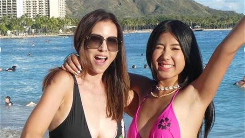 最美三級片女星　穿比基尼被女兒出賣