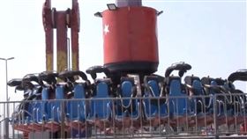 柔內普乘坐名為「神風」的遊樂設施，最終喪命。（圖／翻攝自teriace2推特）