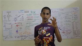 翻攝自阿南德影片