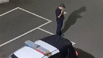 壞示範！警「脫口罩抽菸」被拍下場慘