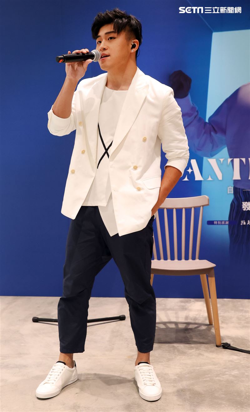 劉昊首張創作專輯「自定義」發片記者會。（圖/記者邱榮吉攝影）