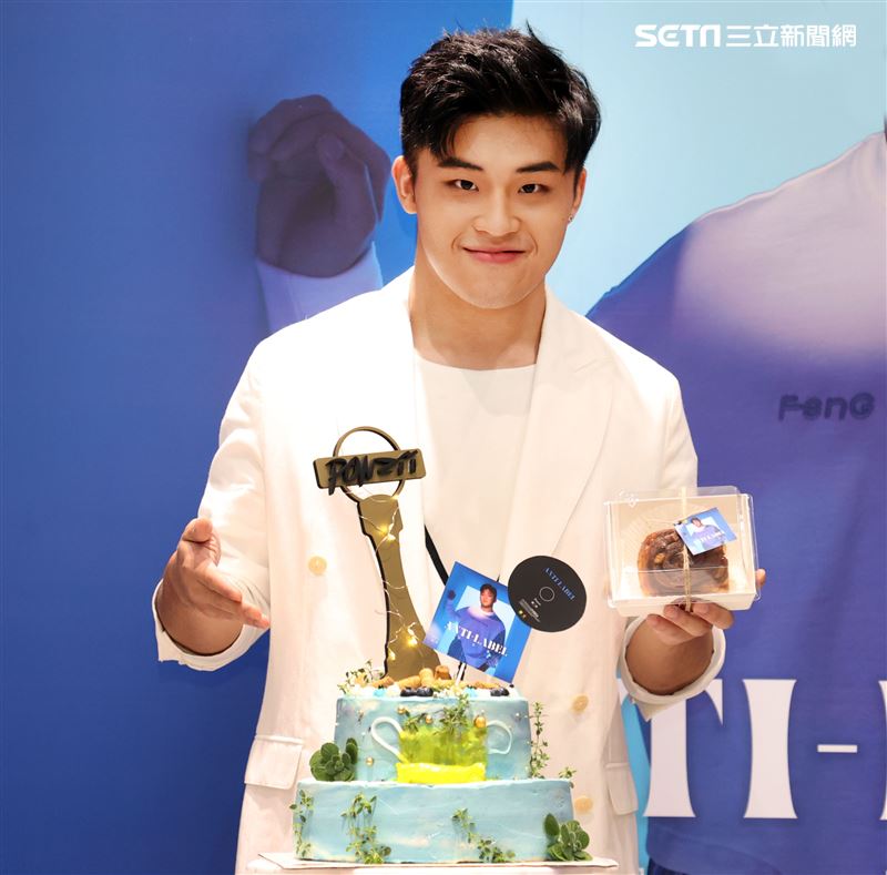 劉昊首張創作專輯「自定義「」發片記者會。（圖/記者邱榮吉攝影）