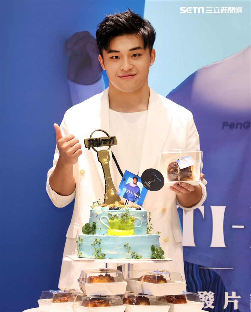 劉昊首張創作專輯「自定義「」發片記者會。（圖/記者邱榮吉攝影）