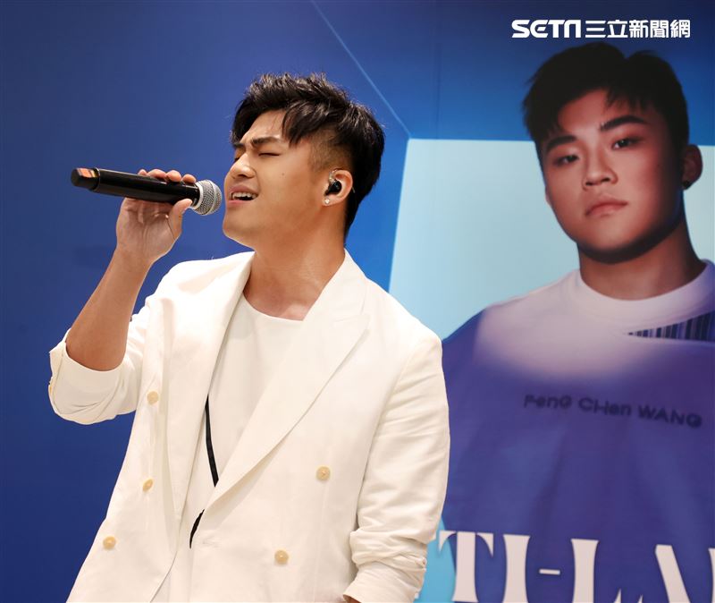 劉昊首張創作專輯「自定義「」發片記者會。（圖/記者邱榮吉攝影）