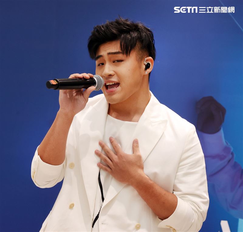 劉昊首張創作專輯「自定義」發片記者會。（圖/記者邱榮吉攝影）