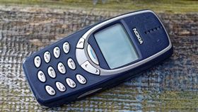 Nokia 3310https://www.flickr.com/photos/146780865@N06/32524035120/in/photolist-doYjh6-e4eGnu-bGKnkn-V7QF3j-Soz5vM-V6AoSJ-Ry3bwd-S158pb-X4Egz3-UEBmLN-ez1usv-21jswsq-4FdRce-YG4dur-SnqdU9-21pk63B-XpPmFQ-