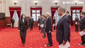 蔡英文主持「新任行政院、考試院、國家安全會議及中央研究院政務人員宣誓典禮」。（圖／總統府提供）