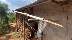▲貴州一個村落都靠屋頂接雨水。（圖／翻攝自國務院微信）