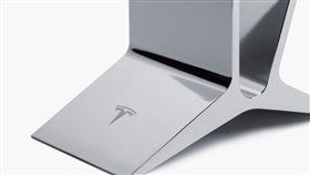 ▲限量Tesla閃電玻璃酒瓶。（圖／Tesla提供）