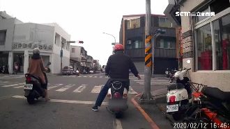 他專抓亂丟菸蒂　檢舉獎金年收破百萬