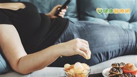 年輕糖尿病患由於發病年齡比一般成年型糖尿病患早，體內負責分泌胰島素的胰島細胞也比成年型還要更快衰退，也容易因為胰島素不足或阻抗現象，使得內臟器官長時間曝露在高血糖的環境。