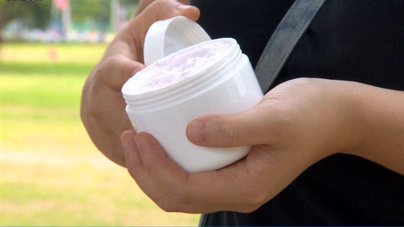 涼涼的粉色膏狀　黃西田擦了超有感！