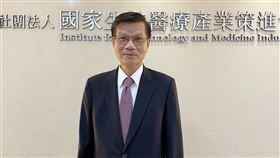 台灣擁有全球唯一25年完整健保資料庫生策會會長翁啟惠認為，健保及人體生物資料庫是台灣「寶庫」，結合ICT產業，是走向治療和預防醫學，發展精準大健康產業的關鍵密碼。中央社記者韓婷婷攝  109年7月14日