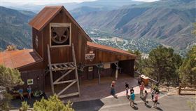 格林伍德洞穴冒險樂園的「直墜猛鬼礦坑」遊樂設施。（圖／翻攝自林伍德洞穴冒險樂園官網）