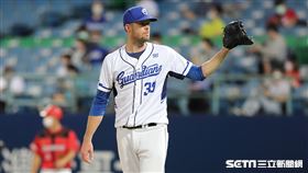 ▲富邦悍將先發投手羅力1局上挨3安掉1分。（圖／記者劉彥池攝影）