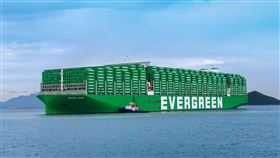 2.4萬TEU貨櫃輪滿載　長榮：需求持續強勁長榮總經理謝惠全指出，2.4萬TEU級貨櫃輪長範輪首航滿載，海運市場需求還是很強，且塞港問題難解，在供需失衡下，運價仍有上漲空間。（長榮提供）中央社記者蔡芃敏傳真　110年8月20日