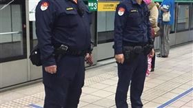台北捷運,捷運警察,巡邏 翻攝畫面