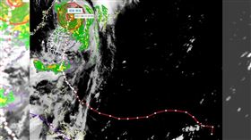 璨樹颱風掰掰！軌跡「遇島就閃」超神　鄭明典：減弱又重組（圖／翻攝自鄭明典臉書）
