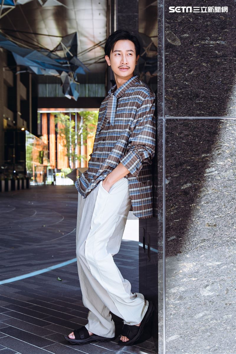 邱凱偉三立新聞網專訪。（圖／記者楊澍攝影）