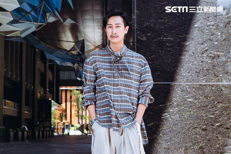 邱凱偉三立新聞網專訪。（圖／記者楊澍攝影）