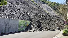 尖石,土石,坍方,撤離（圖／翻攝畫面）