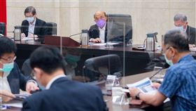 行政院長蘇貞昌13日上午召開擴大防疫會議。（圖／行政院提供）