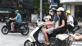 越南首都河內市歷經約2個月的防疫行動限制，有望在21日以後鬆綁低風險區的社交距離措施。（圖／美聯社／達志影像）