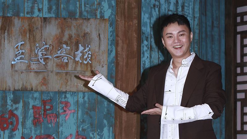 曹雅雯真的是煙霧彈　許富凱新歡曝光