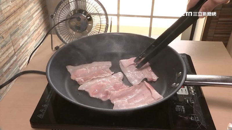 風扇＋鋁箔防油板！居家烤肉排煙法