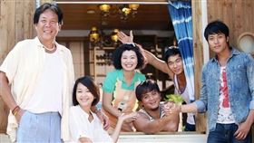 曾演龍劭華女兒！六月PO「曾經的我們」　網見劇照秒淚崩（圖／翻攝自六月臉書）