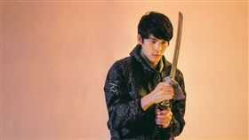 《青春弒戀》最新釋出的花絮中，林柏宏分析電影中的角色郭明亮面臨家庭、愛情、孤獨等許多生命上的難題。（電影《青春弒戀》提供）