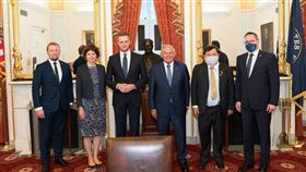 美國國會參院外交領袖梅南德茲、立陶宛外長藍斯柏吉斯
圖／翻攝自Bob Menendez推特