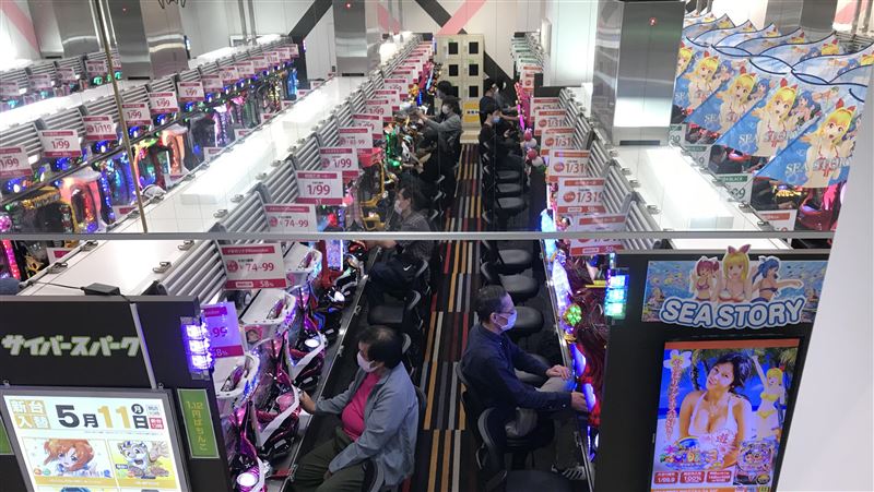 日本柏青哥店暫不打小鋼珠　改打疫苗