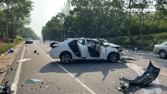 夜釣太累恍神撞對向　女駕駛腿部骨折