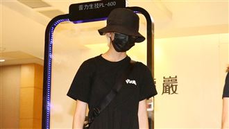 愛女陳璇北上即返家拿衣　低調赴靈堂