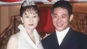 李連杰與利智長跑10年才結婚，婚後他對妻子百般疼愛。（圖／翻攝自百度百科） 