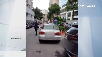 違停出入口警開單　駕駛怒：又沒紅線