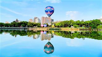 高雄熱氣球試飛成功　陳其邁興奮喊話