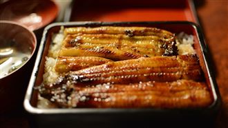 阿姨只要「6秒」　剖鰻絕技紅到日本