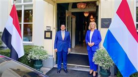 荷蘭外長卡格（右）
Sigrid Kaag推特