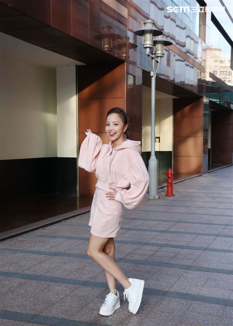 凱希金鐘入圍三立新聞網專訪。（記者邱榮吉/攝影）