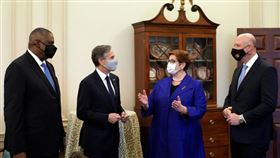 美國國務卿布林肯與國防部長奧斯汀，16日與澳洲外交部長潘恩與防長杜登於美國國務院召開第31屆美澳部長級諮商會議。圖／翻攝自MarisePayne推特