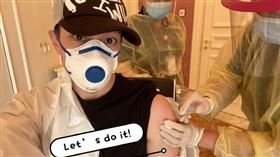 吳尊接種中國疫苗。(圖／吳尊微博)