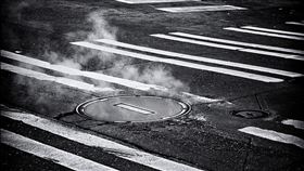下水道,排水孔,人行道,馬路（示意圖／翻攝自Pixabay）
